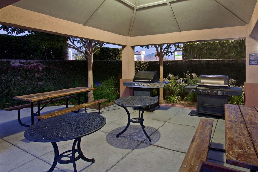 Sonesta Simply Suites Anaheim Гардън Гроув Екстериор снимка