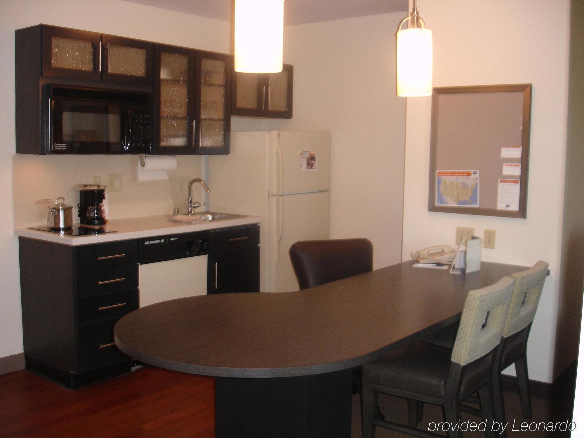 Sonesta Simply Suites Anaheim Гардън Гроув Стая снимка